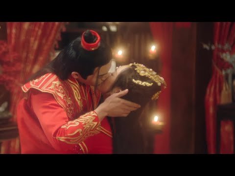 Bệ Hạ Bên Trái Tướng Quân Bên Phải Bệ Hạ Bên Trái Tướng Quân Bên Phải