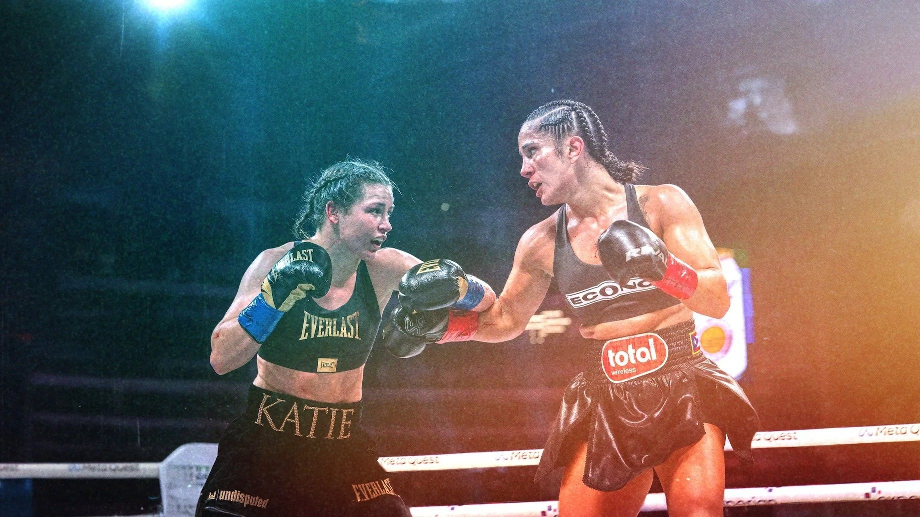 Đếm Ngược: Taylor Vs. Serrano Đếm Ngược: Taylor Vs. Serrano