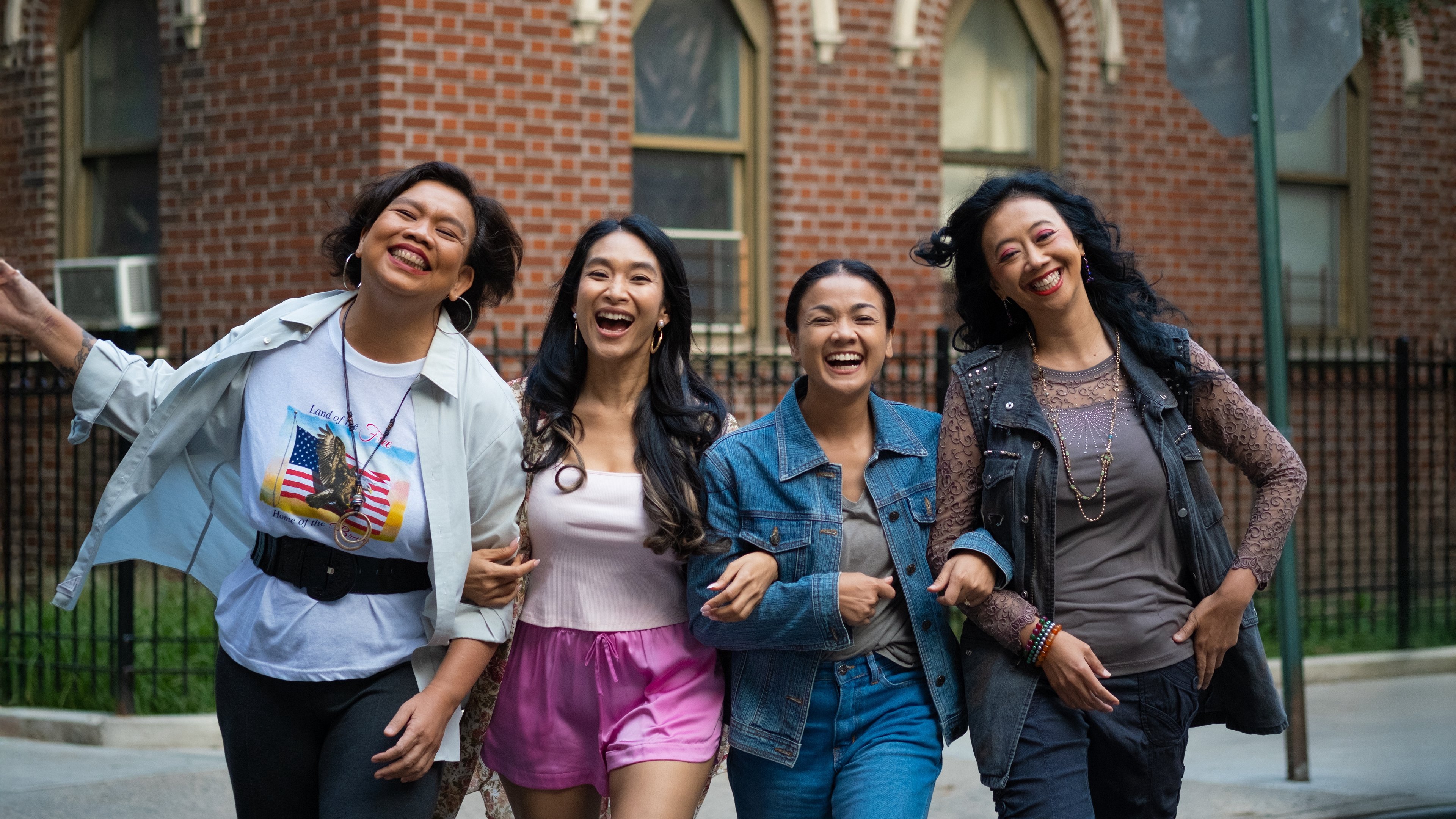 Những Nữ Hoàng Quận Queens: Loạt Phim Những Nữ Hoàng Quận Queens: Loạt Phim