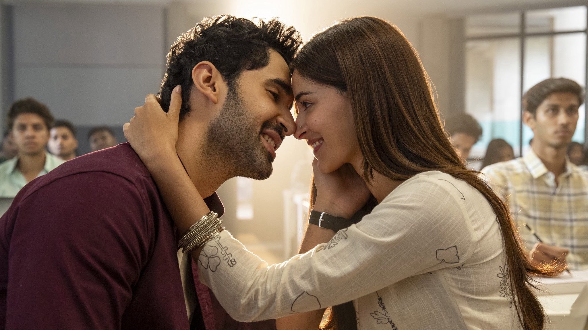 Chand Mera Dil Chand Mera Dil